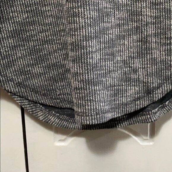 Inspired Hearts Sweater large - Picture 4 of 8